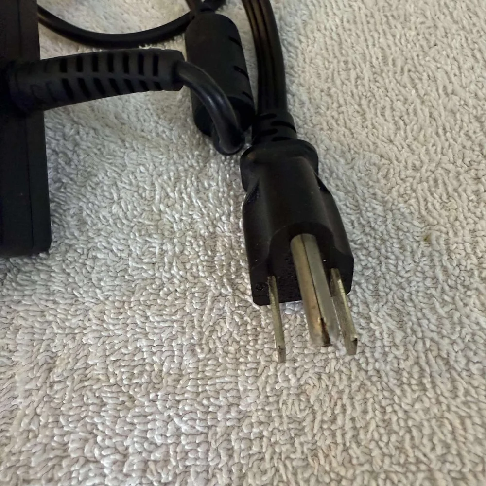 HP Black Laptop Power Adapter Charger One Size
